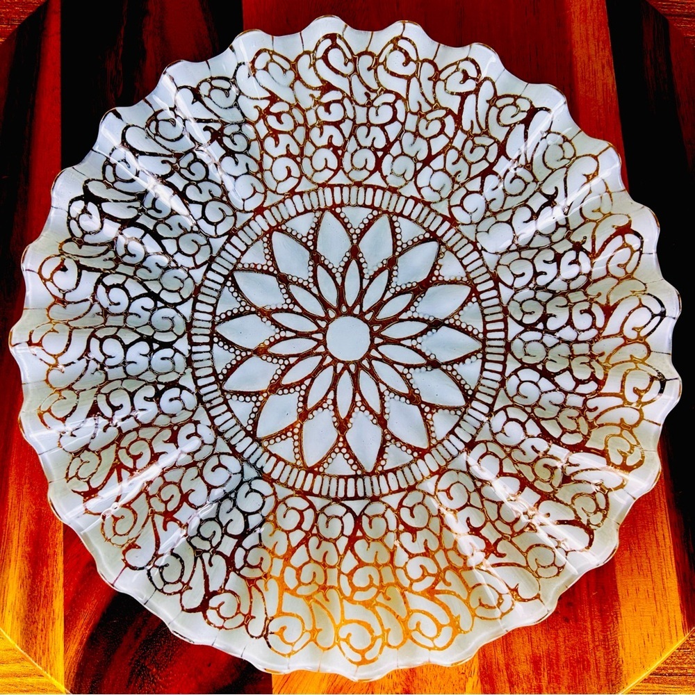 White Filigree Glass Plate Decorative Scalloped‎ Platter Floral Medallion Design